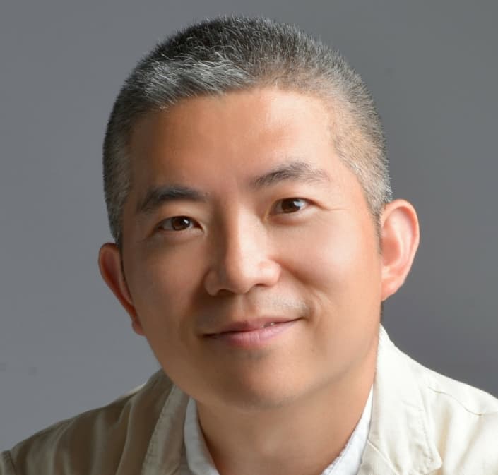 Yi Zeng